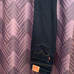 Levi’s Mid Rise Skinny Dark Blue Jeans
